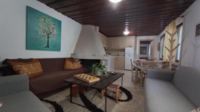 VillaTzer - Traditional house with fireplace and garden